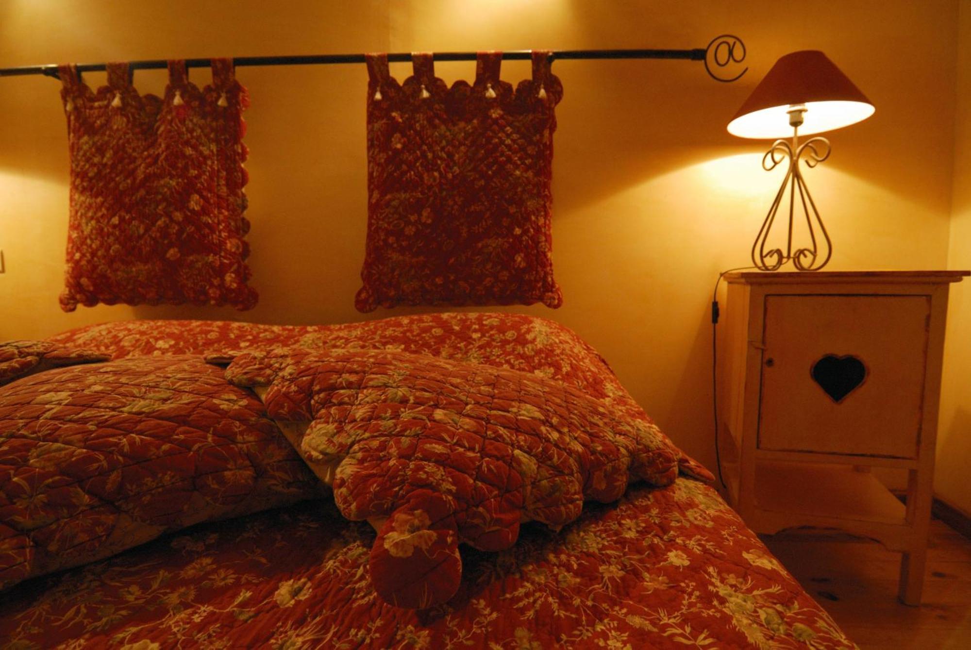 Bed and Breakfast Mas de Foncaudette Lourmarin Camera foto