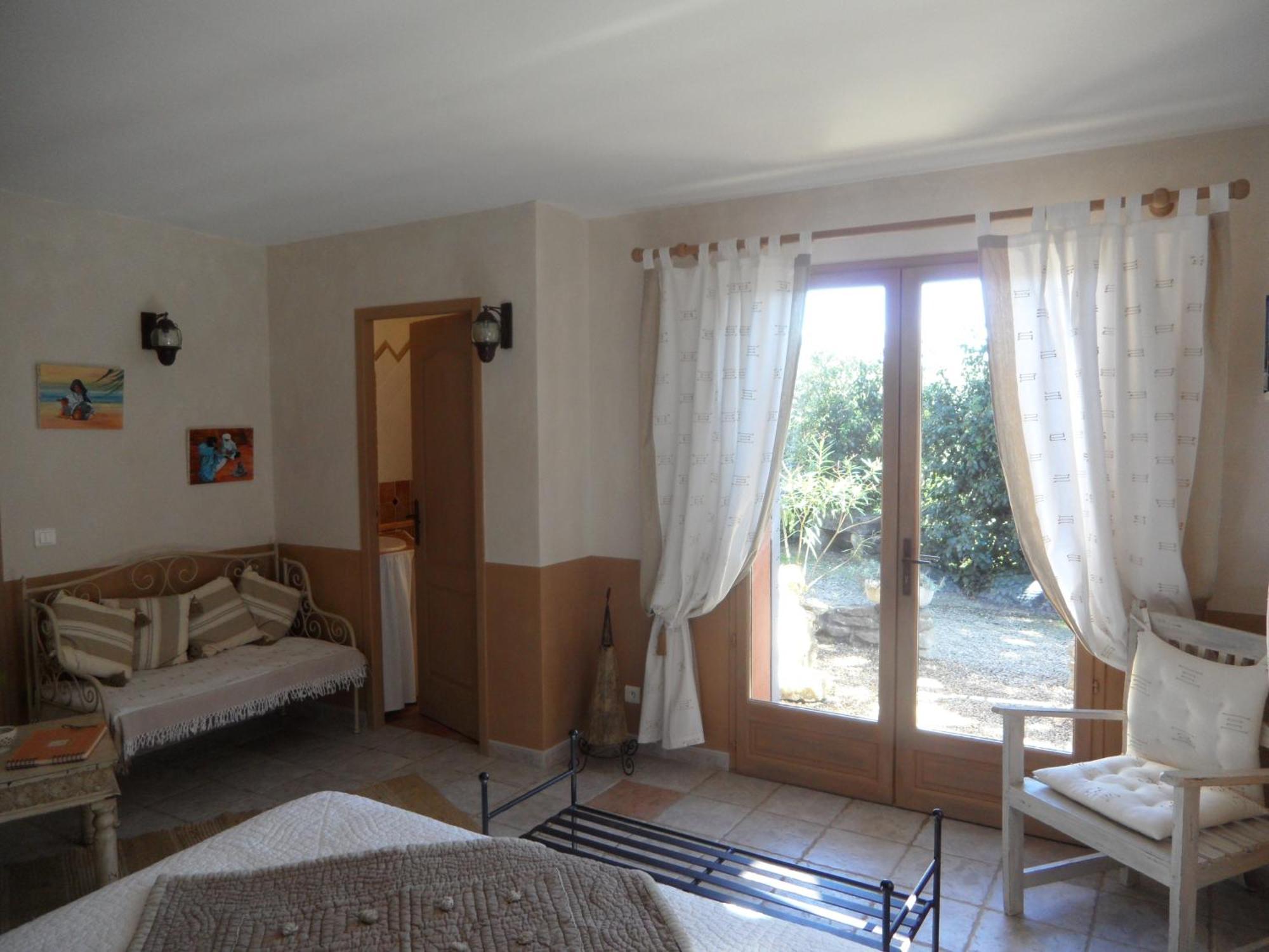 Bed and Breakfast Mas de Foncaudette Lourmarin Camera foto