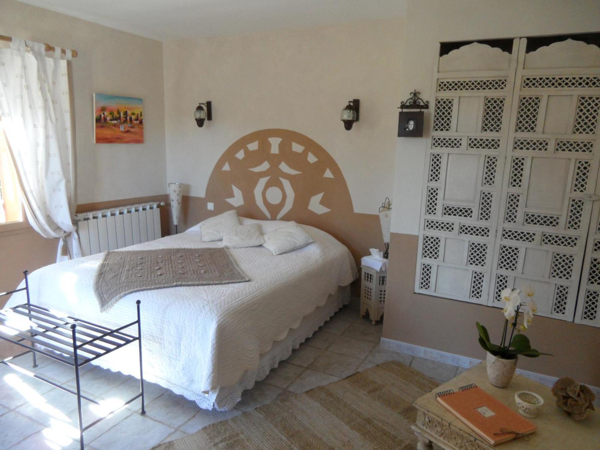 Bed and Breakfast Mas de Foncaudette Lourmarin Camera foto