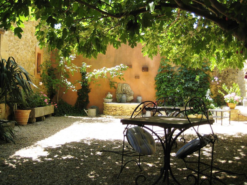Bed and Breakfast Mas de Foncaudette Lourmarin Esterno foto