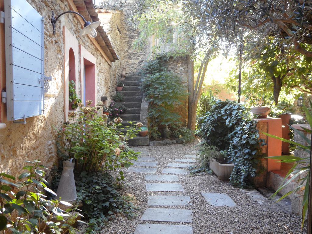 Bed and Breakfast Mas de Foncaudette Lourmarin Esterno foto