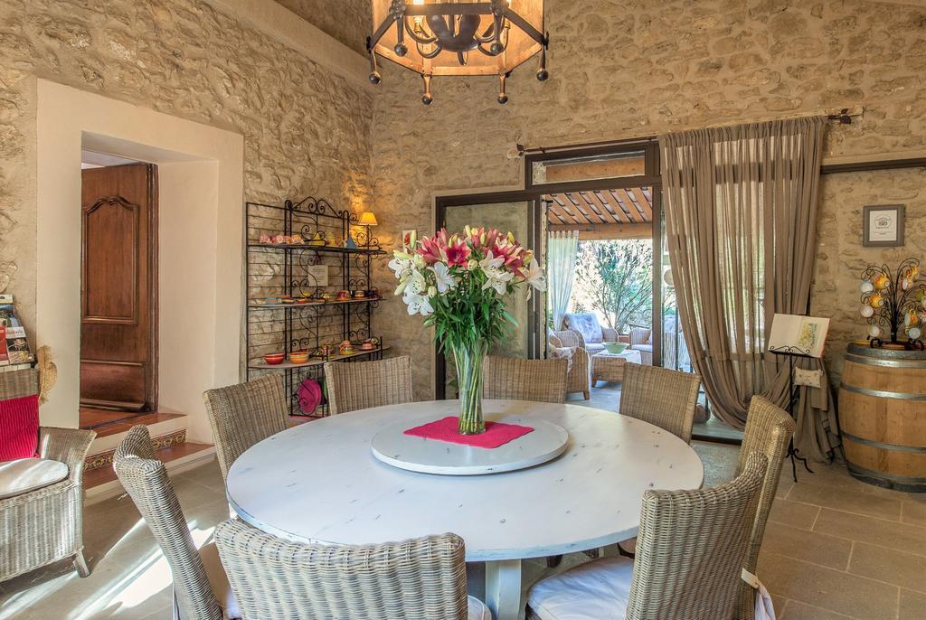 Bed and Breakfast Mas de Foncaudette Lourmarin Esterno foto