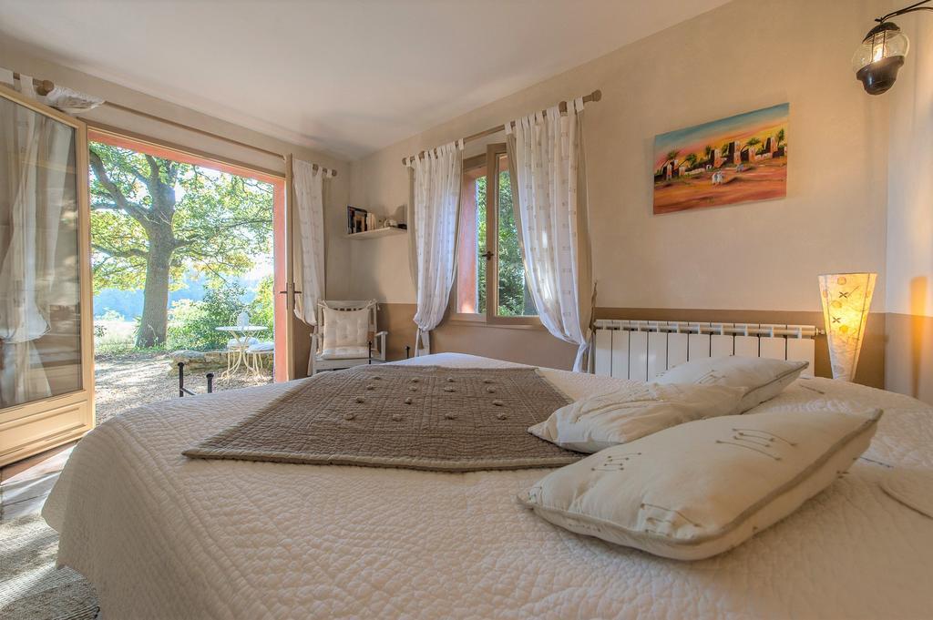 Bed and Breakfast Mas de Foncaudette Lourmarin Esterno foto