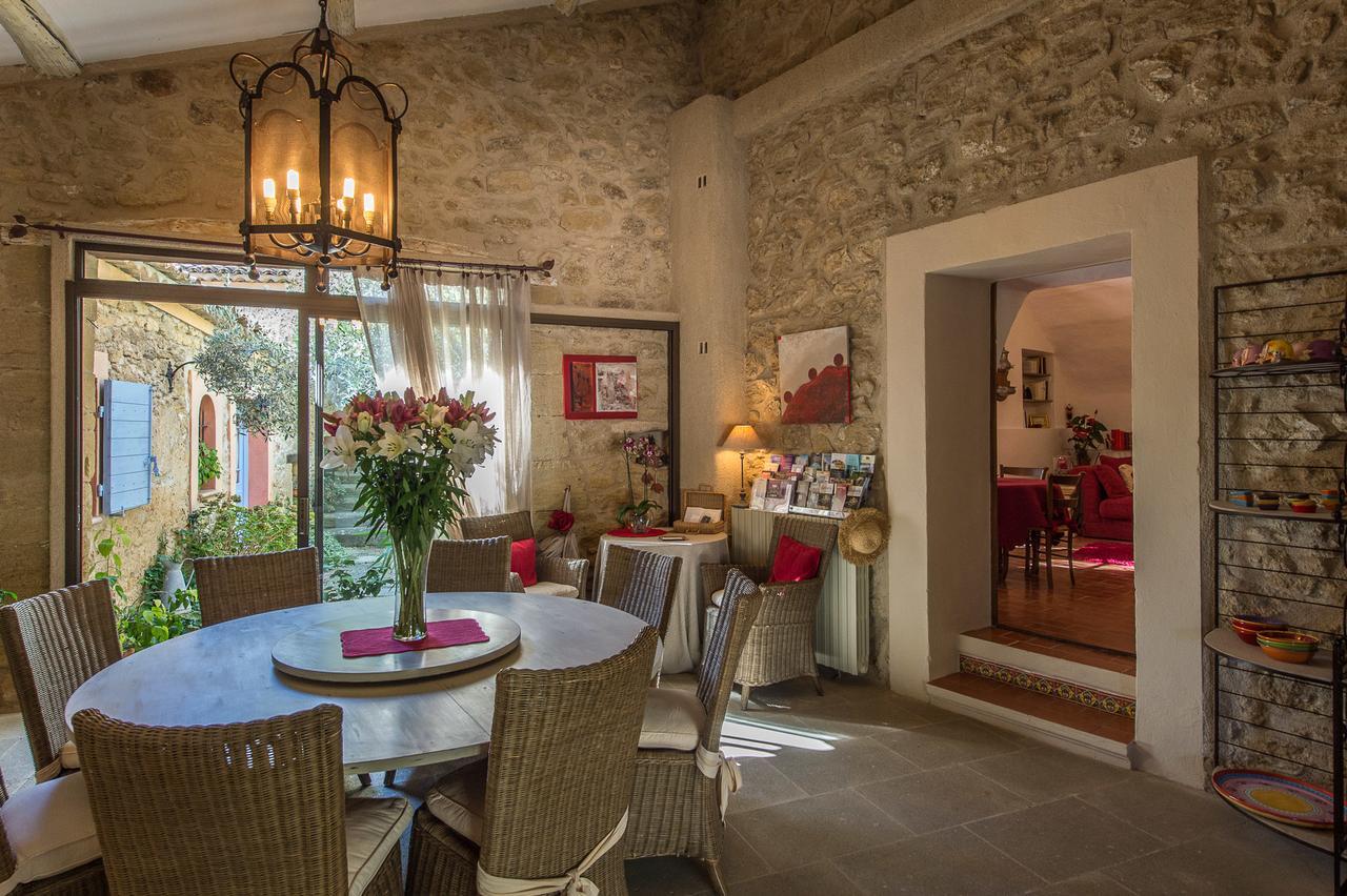 Bed and Breakfast Mas de Foncaudette Lourmarin Esterno foto
